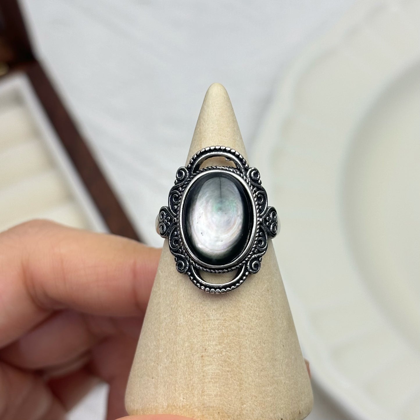 Black Mother of Pearl Vintage Ring – Antique Silver Ornate Frame