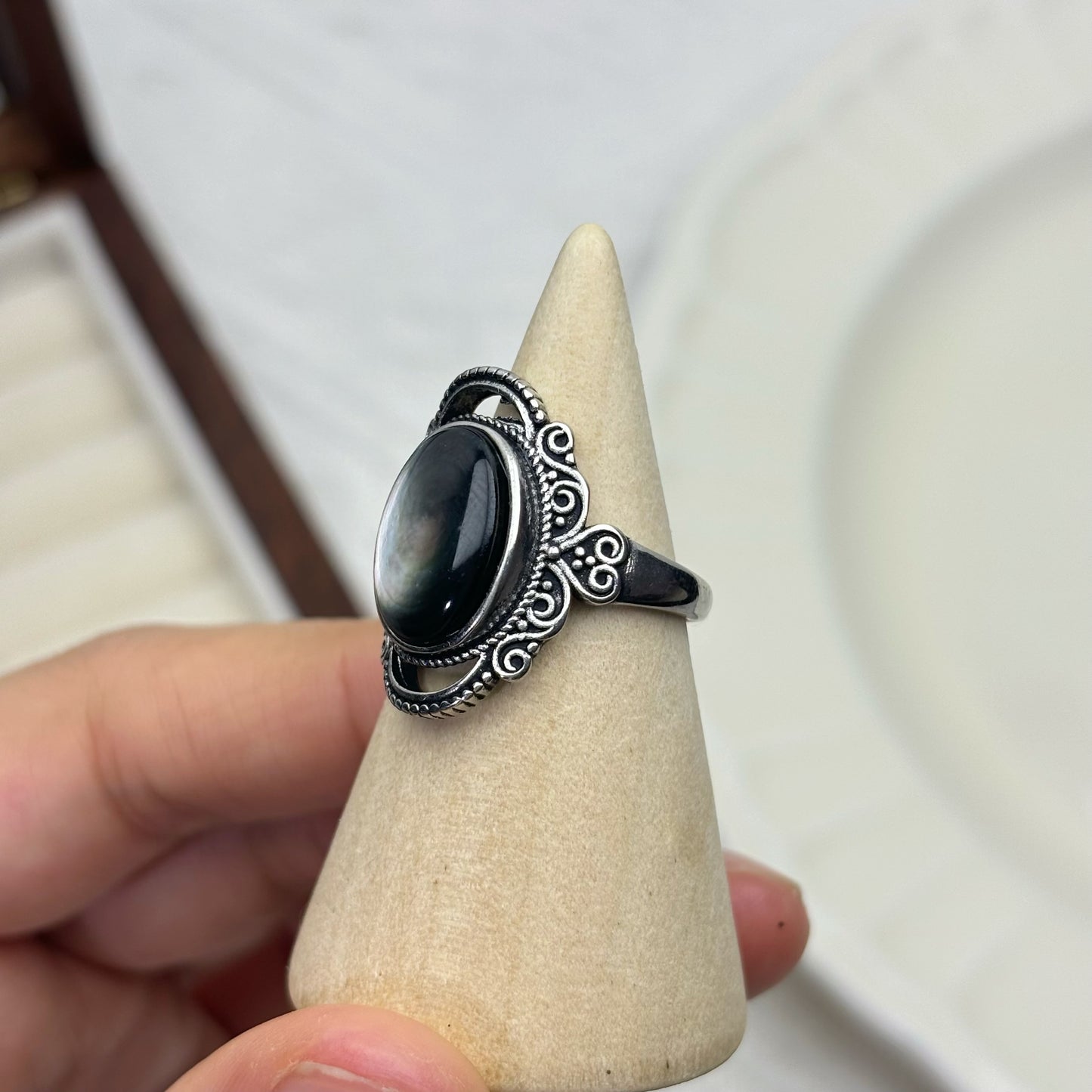 Black Mother of Pearl Vintage Ring – Antique Silver Ornate Frame