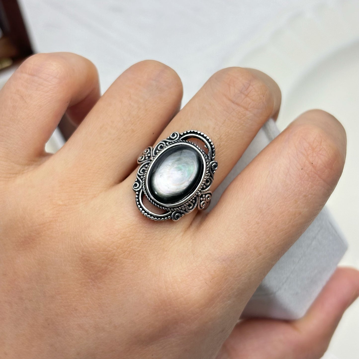 Black Mother of Pearl Vintage Ring – Antique Silver Ornate Frame