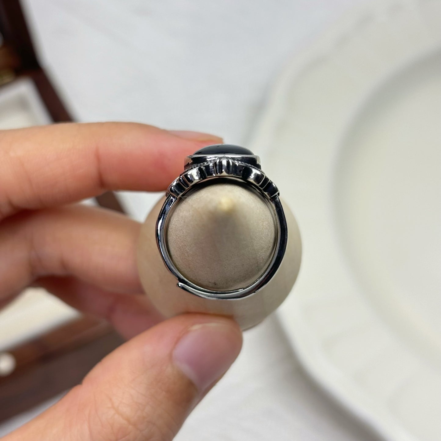 Black Mother of Pearl Ring – Vintage Ornate Teardrop Frame