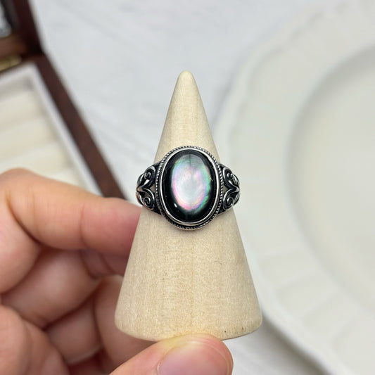 Black Mother of Pearl Ring – Vintage Oval Scroll Design