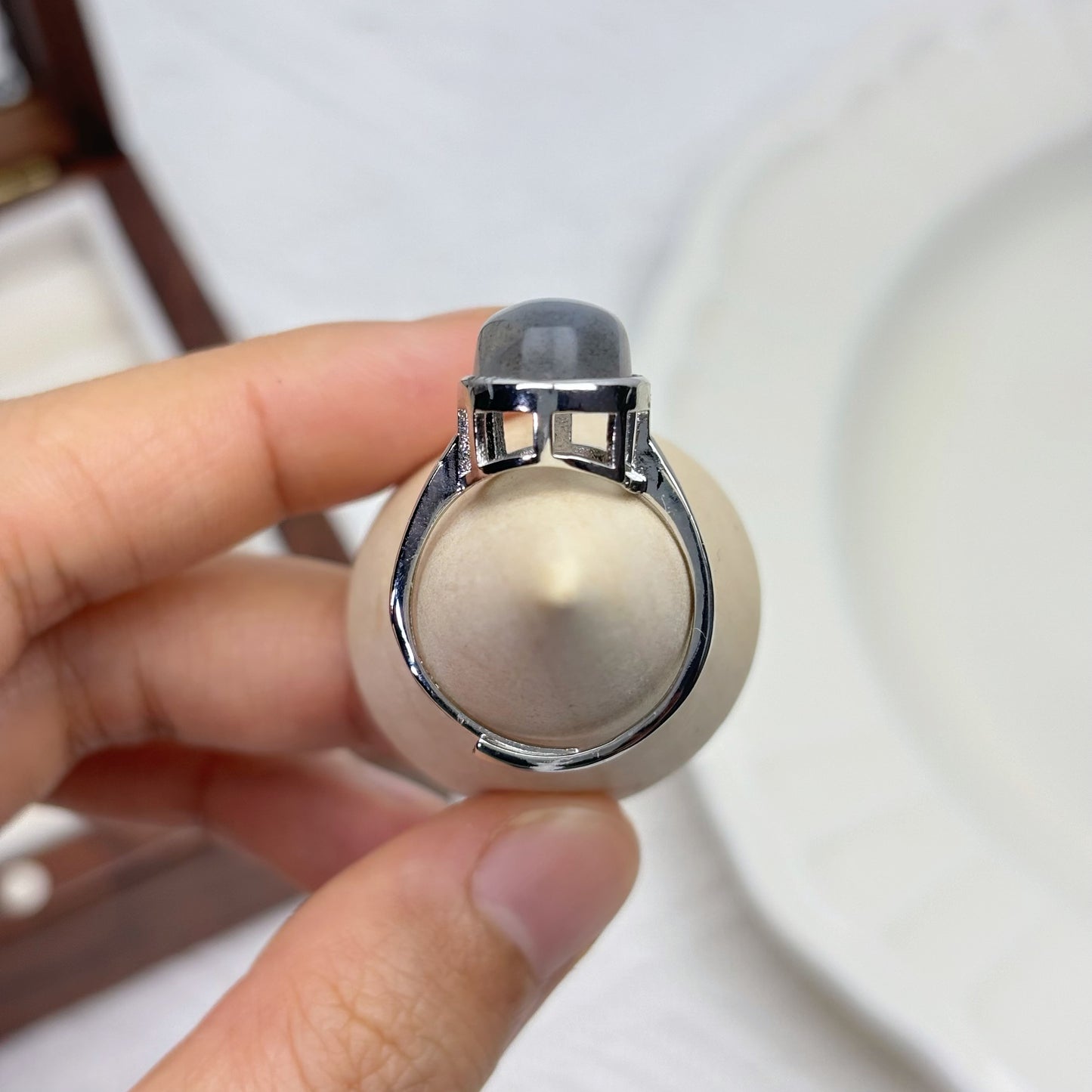 Minimalist Oval Labradorite Ring