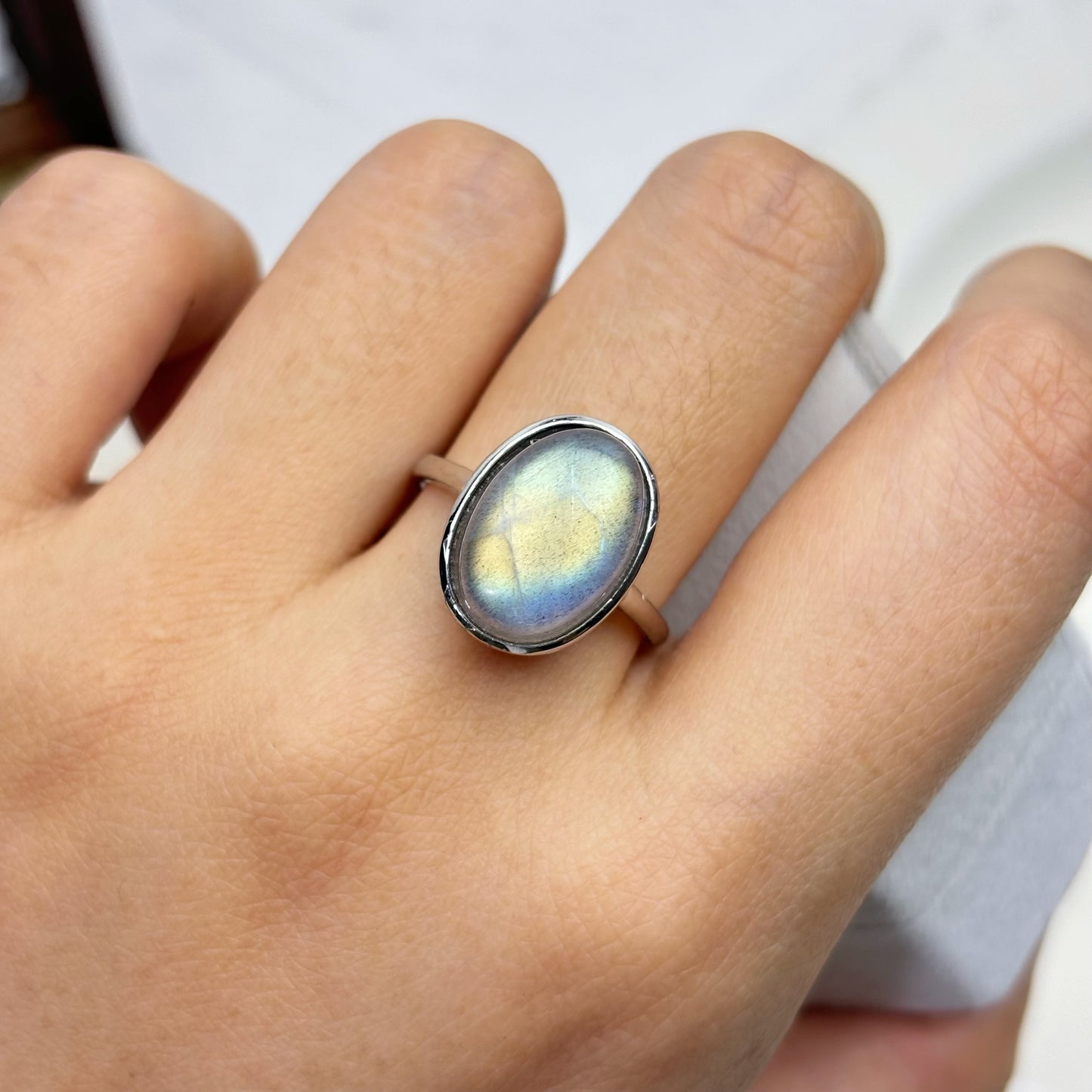 Minimalist Oval Labradorite Ring